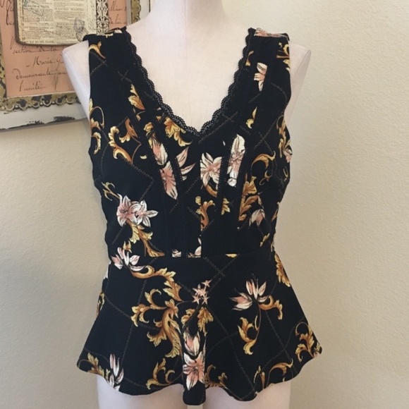 Thalia - Picture 3 of 5